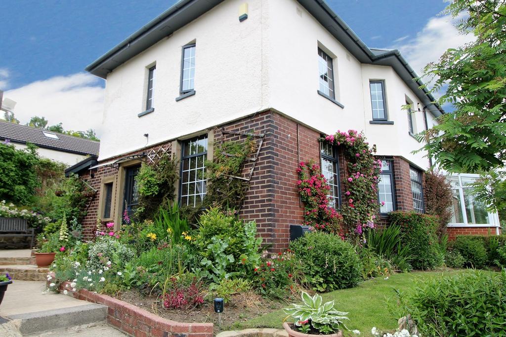 Scott Lane West, Riddlesden, Keighley, BD20 4 bed semidetached house