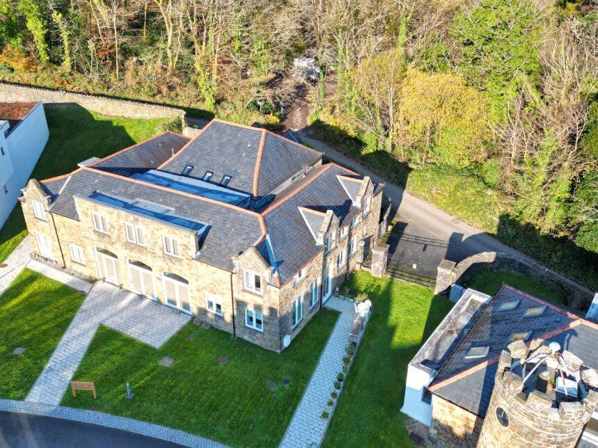 Castle View, Blackpill, Swansea 3 bed end of terrace house for sale £