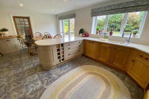 3 Barnton Edge, Stone, ST15 8ZR