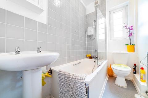 2 bedroom flat for sale - Adare Walk, London, SW16