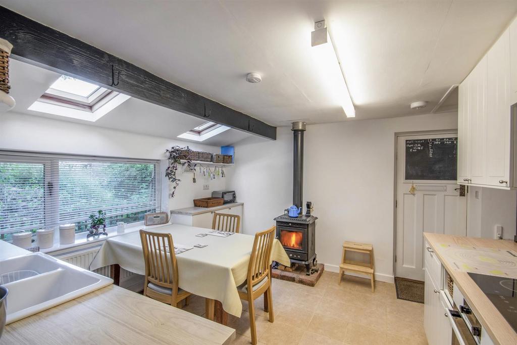 Kitchen Additional Photograph