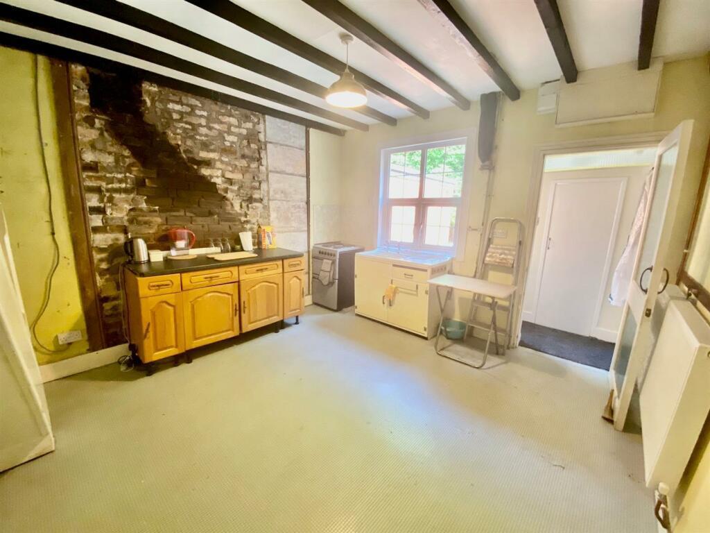 Kitchen/Dining room