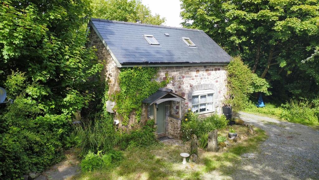Llandissilio, Clynderwen 2 bed cottage for sale £289,950