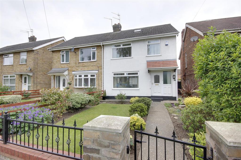 The Parkway, Willerby 4 bed semidetached house for sale £220,000