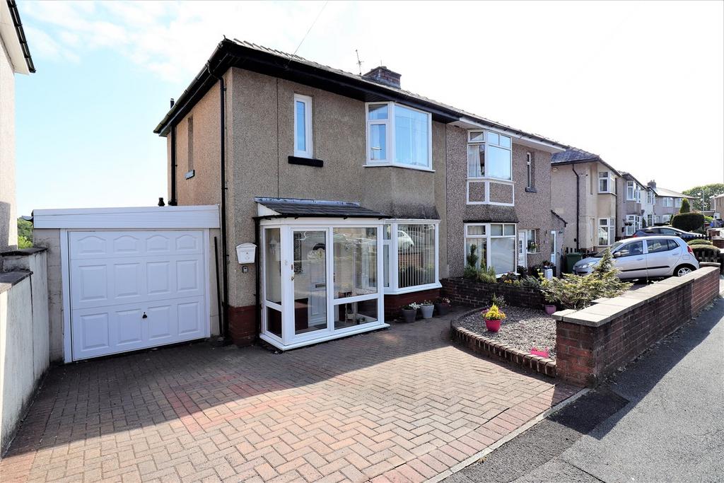 Burwains Avenue, Foulridge, BB8 2 bed semidetached house for sale £262,500