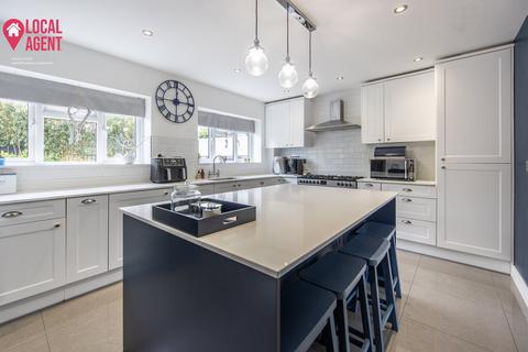 3 bedroom detached house for sale, Glebe Place, Horton Kirby, Dartford, DA4