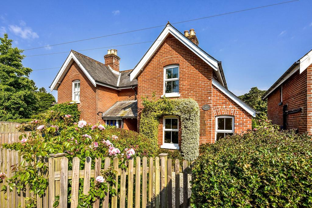 Southampton Road, Lyndhurst, SO43 2 bed semidetached house for sale