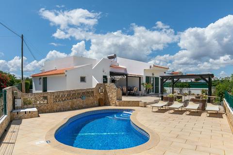 3 bedroom villa, Guia,  Algarve