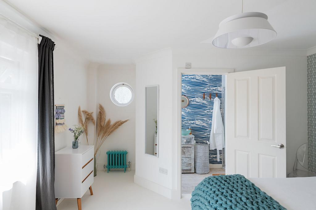 Quillet, Hillfield, Dartmouth: Master Bedroom &...