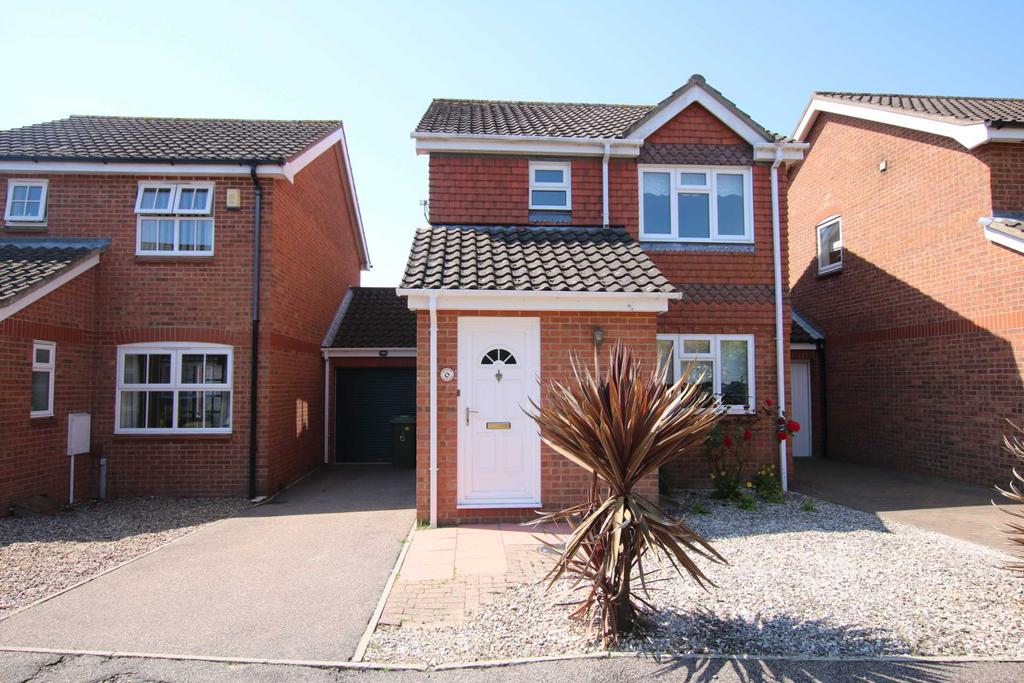 Ashgrove, Thorpe Marriott, Norwich 3 bed link detached house for sale