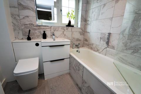 30 Leas Close, Chessington, KT9 2EQ