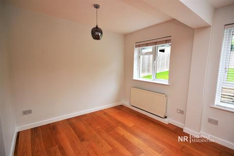 39 Garrison Lane, Chessington, KT9 2LJ