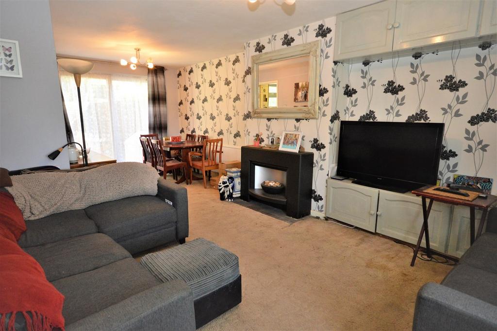 Gibraltar Crescent, West Ewell, Surrey. KT19 3 bed end of terrace house
