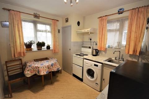 46 Castle Road, Epsom, KT18 7NZ