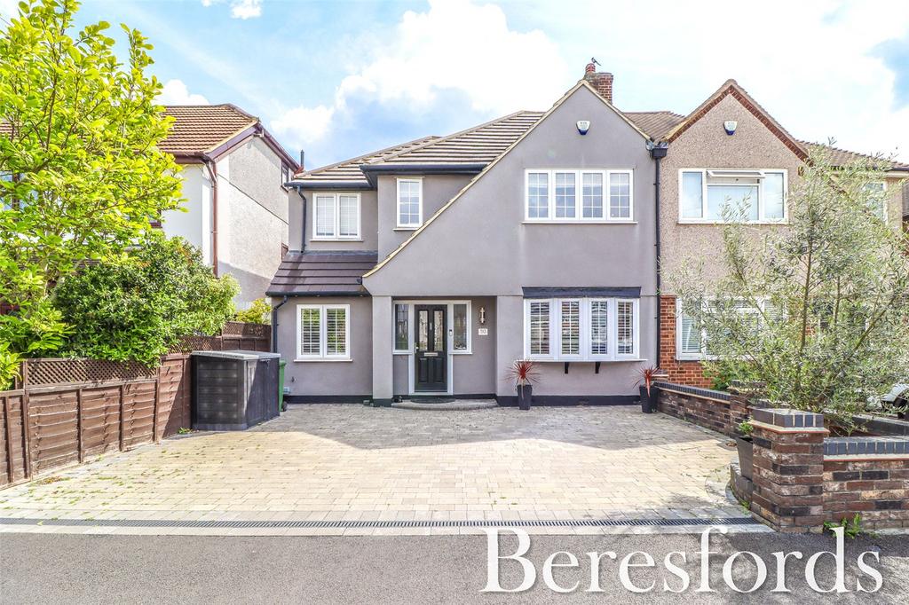 Humber Drive, Upminster, RM14 5 bed semidetached house £725,000
