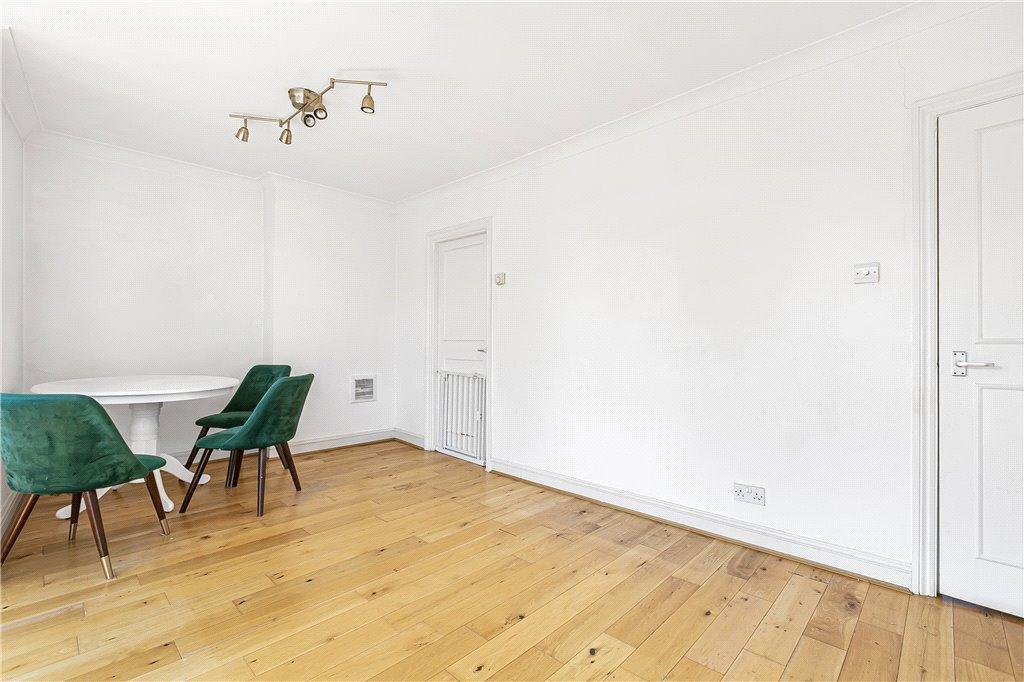 Apartment in London, Wandsworth - More
