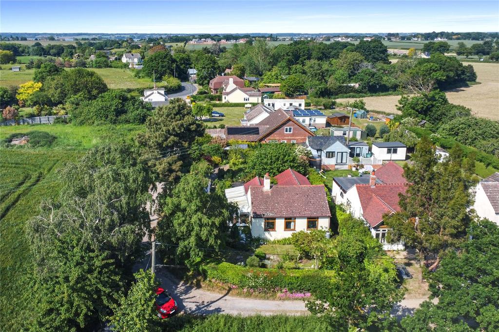 Butlers Lane, Wrabness, Manningtree, Essex, CO11 3 bed bungalow for sale £350,000