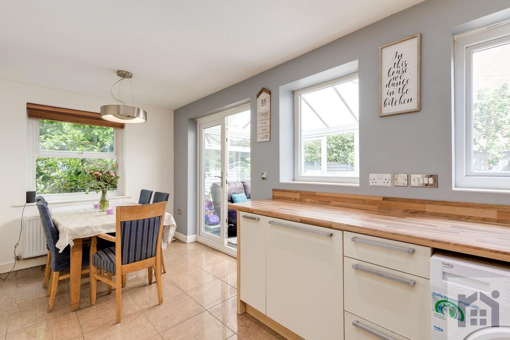 Dining kitchen