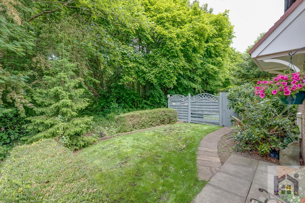 Side gardens