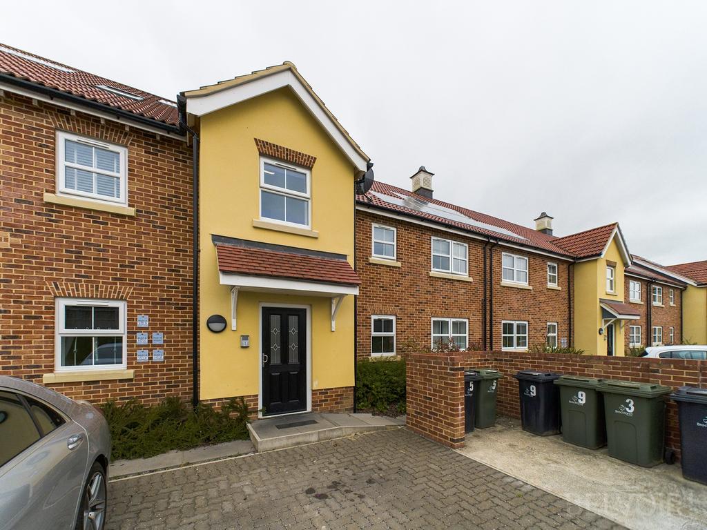 Finch Drive, Watton, IP25 2 bed apartment for sale £140,000