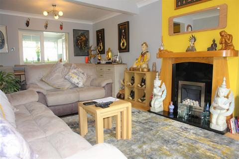 12 Ralstone Avenue, Oldham, OL8 1LY