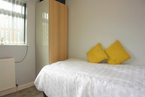 12 Ralstone Avenue, Oldham, OL8 1LY