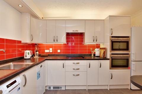 2 bedroom flat for sale - Reigate Hill, Reigate, Surrey