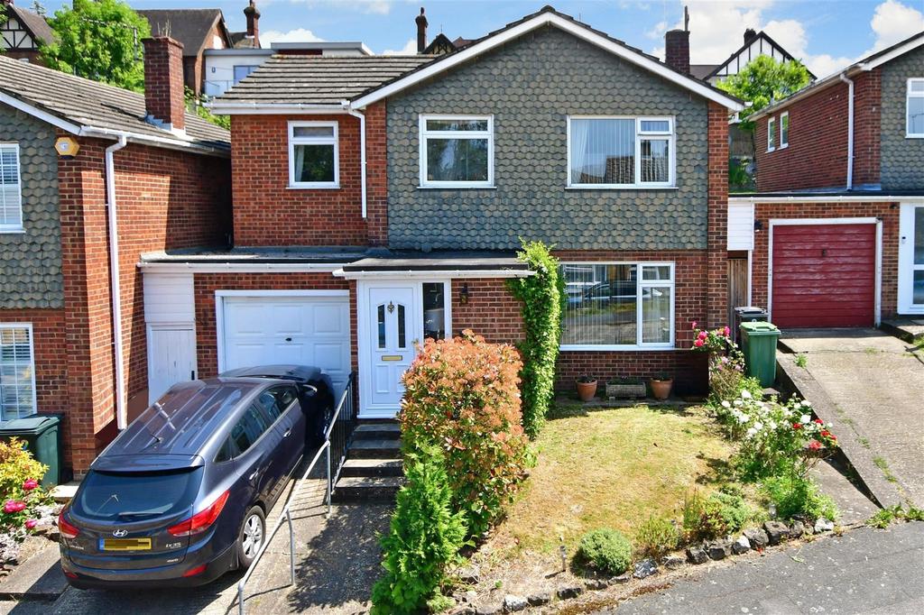 Underwood Close, Maidstone, Kent 4 bed detached house for sale £375,000