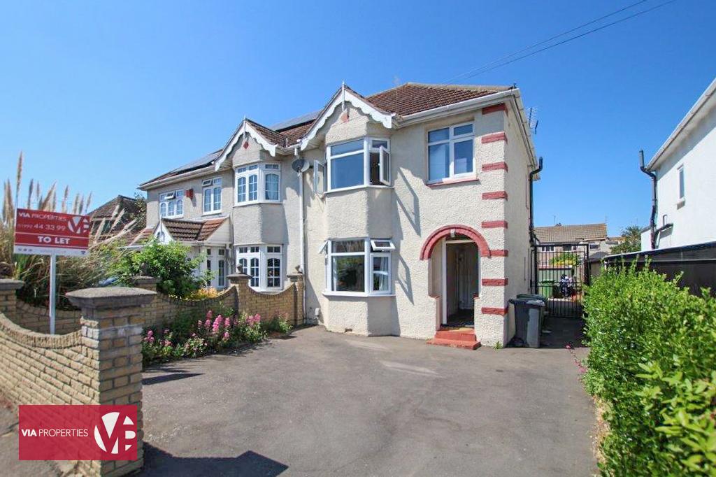 Middlefield Road, Hoddesdon EN11 3 bed semidetached house to rent £