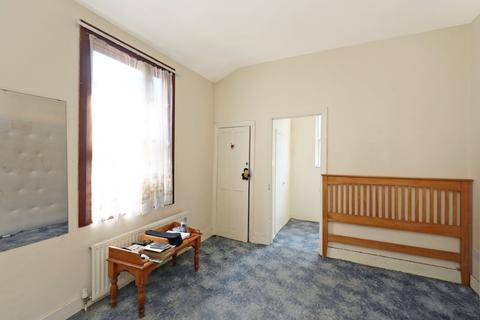 152 Darwin Road, London, W5 4BH