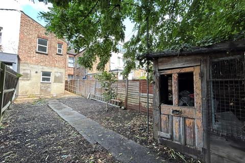 152 Darwin Road, London, W5 4BH