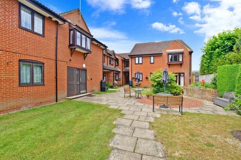 2 bedroom flat for sale, Eastwood Road, Bramley, Guildford, Surrey