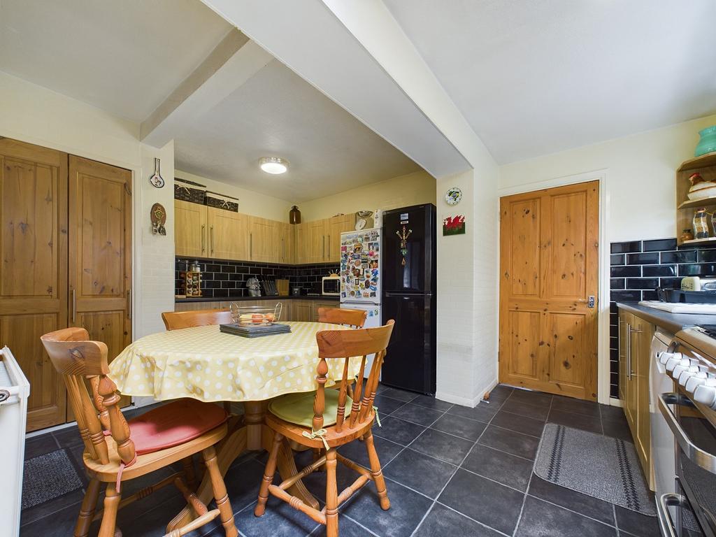 Kitchen/Dining Area