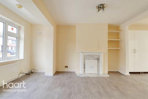 55 Archway, Romford, RM3 7EH