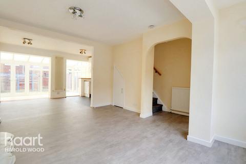 55 Archway, Romford, RM3 7EH