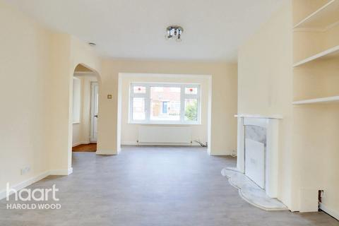 55 Archway, Romford, RM3 7EH