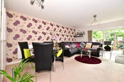 3 bedroom end of terrace house for sale, Booth Close, Snodland, Kent