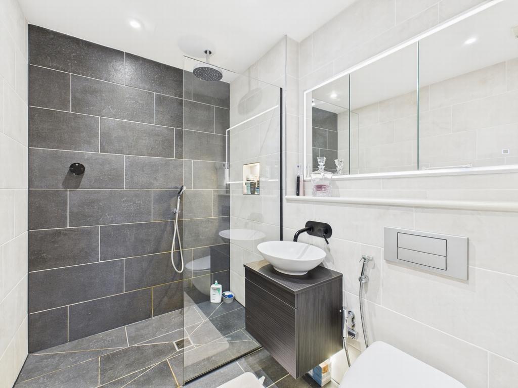 En Suite Shower Room