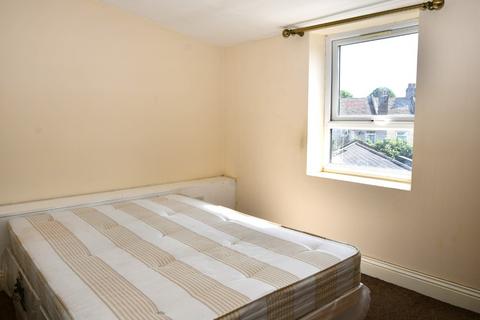 1 bedroom flat to rent, High Road Leytonstone, London, E11