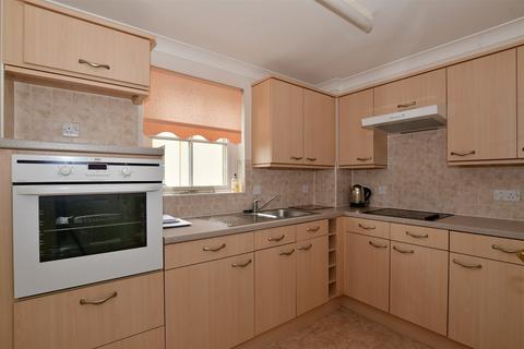 1 bedroom ground floor flat for sale, Glen View, Gravesend, Kent