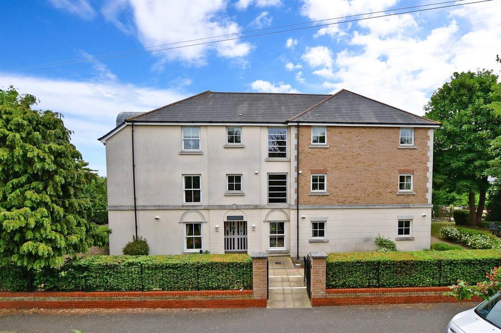 Glen View, Gravesend, Kent 1 bed ground floor flat for sale £85,000