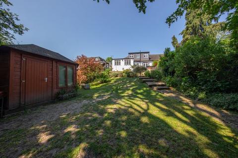 4 bedroom semi-detached house for sale - Highview Gardens, Edgware