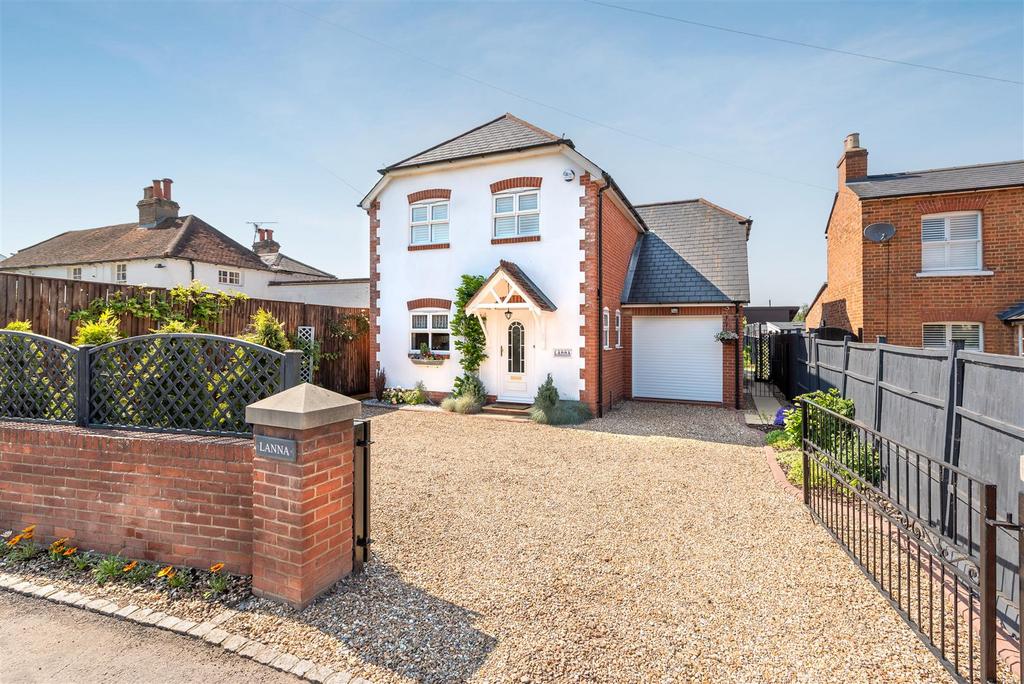 North Street, Winkfield 4 bed detached house for sale £850,000
