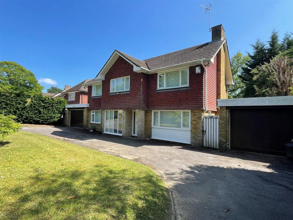 Birch Grove, Kingswood 4 bed detached house for sale £935,000