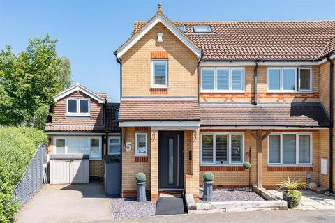 5 Brace Close, Cheshunt, Waltham Cross, EN7 6WY
