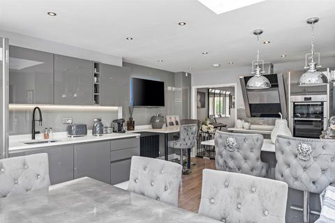 5 Brace Close, Cheshunt, Waltham Cross, EN7 6WY