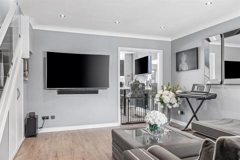 5 Brace Close, Cheshunt, Waltham Cross, EN7 6WY