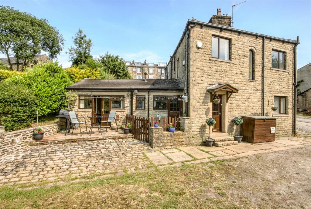 Chapel Street, Foulridge 3 bed end of terrace house for sale £240,000