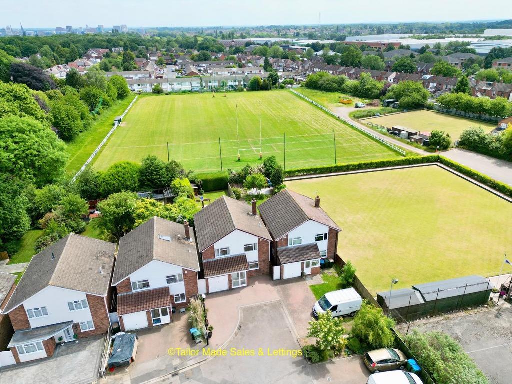 Broadlands Close, Coventry 4 bed detached house for sale £375,000
