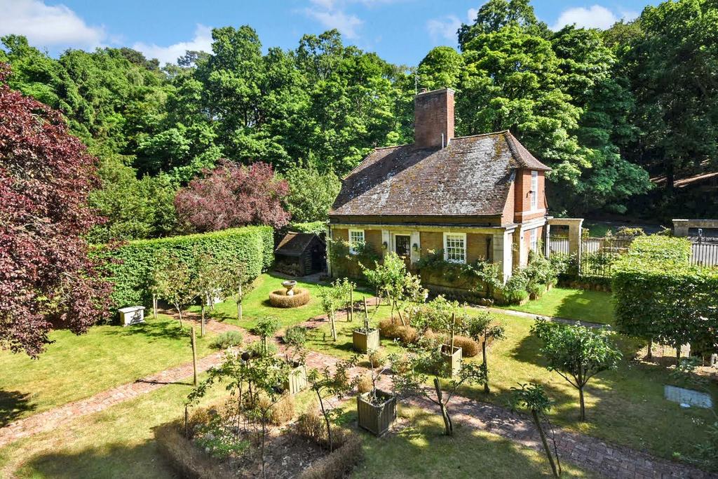 Linslade Road, Heath And Reach, Leighton Buzzard 3 bed detached house
